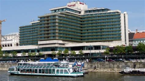 Bemutatkozás a marriott budapest hotel a dunaparton található közel a fontos látványosságokhoz, csodálatos kilátást biztosít. Hotel Marriott Budapest (Budapest) • HolidayCheck ...