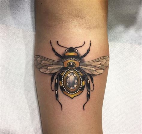 Pin By Jujuekaojin On Tattoos Bee Tattoo Queen Bee Tattoo Tattoos