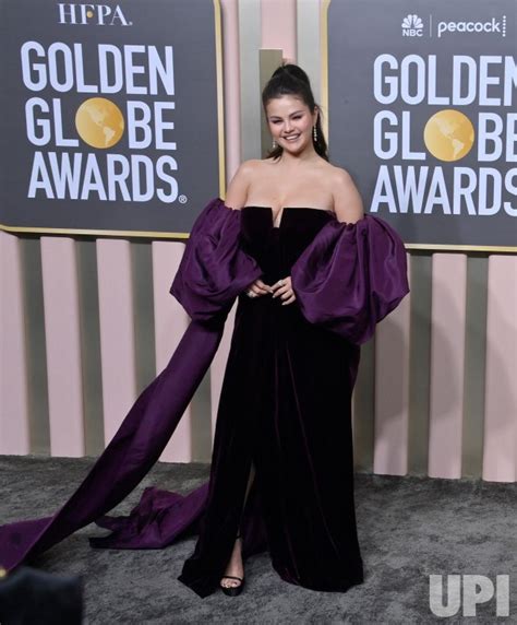 Photo Selena Gomez Attends The Golden Globe Awards In Beverly Hills