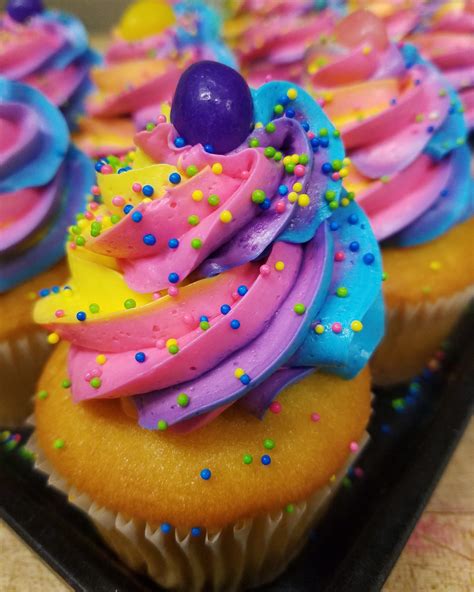 Rainbow Cupcakes 🌈🌈🌈 Baking