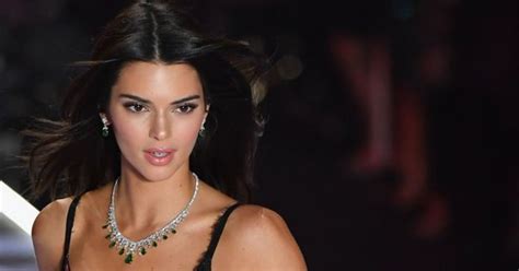 Rear Ly Kendall Jenner Banishes All Clothing For Nude Photoshoot