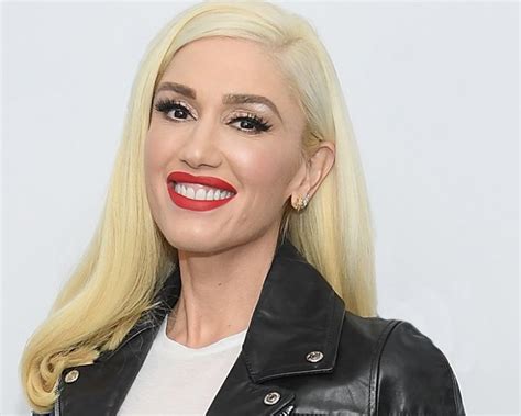 Blake held on to apollo in a very fatherly way before boarding the 'alice in wonderland' ride and enjoyed a nice ride on the matterhorn with gwen and her older boys. Gwen Stefani Net Worth 2020 (Forbes) - TecroNet