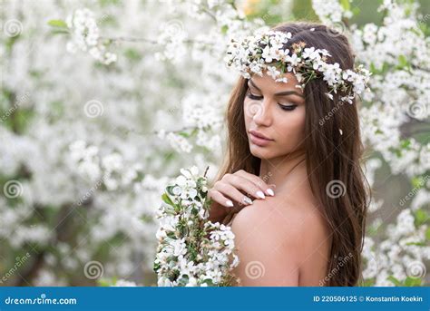 Sensual Nude Blonde Girl With Closed Eyes Posing Royalty Free Stock