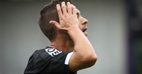 Macron est le sponsor officiel du sporting cp. Le capitaine de Charleroi Javi Martos raccroche les ...