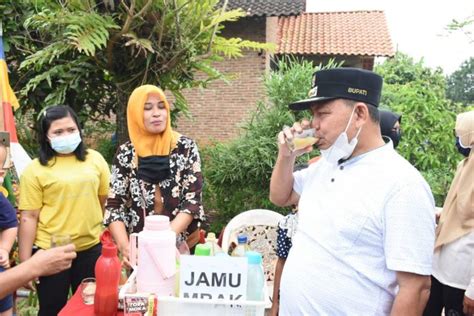 Di kabupaten dengan luas 3.922 km persegi terdapat deretan objek wisata atau destinasi menarik yang bisa dijadikan daftar traveling anda. Pemkab Lamtim Akan Support Pasar Kreatif Warung Macan ...