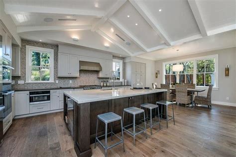 As an amazon associate i earn from qualifying purchases. 35+ Kitchens with Vaulted Ceilings (Photo Gallery) - Home ...
