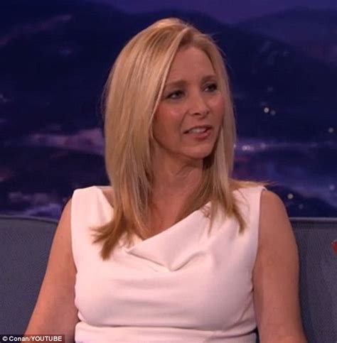 Lisa Kudrow Admits She Too Terrified To Check Out Her Naked Co Stars