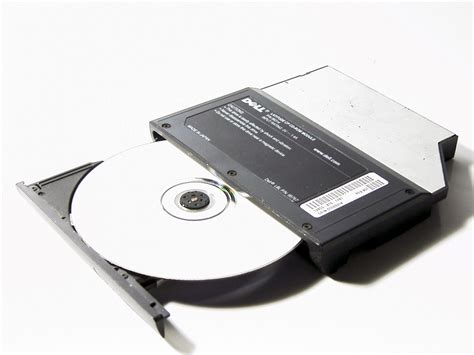 It consists of small disks similar to the cabinet actually performs several important functions for your pc including protection to the system. 파일:CD-ROM Drive (Dell).jpg - 위키백과, 우리 모두의 백과사전