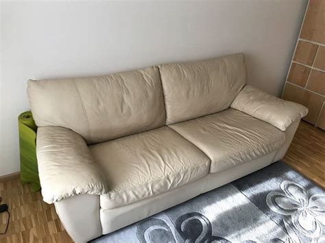 Kommen sie doch direkt einmal in einem unserer vier showrooms vorbei und überzeugen sie sich selbst davon, dass belando ein zuverlässiger partner für. Leder Bettsofa, vollwertiges Bett | Kaufen auf Ricardo