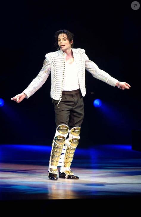 Photo Michael Jackson à New York Le 24 Avril 2002 Purepeople