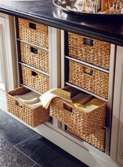 20 Table With Wicker Basket Drawers