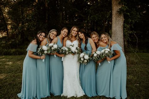 five easy bridal party poses cassidy lynne