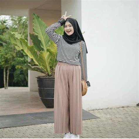 Lihat ide lainnya tentang model pakaian hijab, model pakaian remaja, gaya model pakaian. Outfit Celana Kulot Hijab - Trend Fashion
