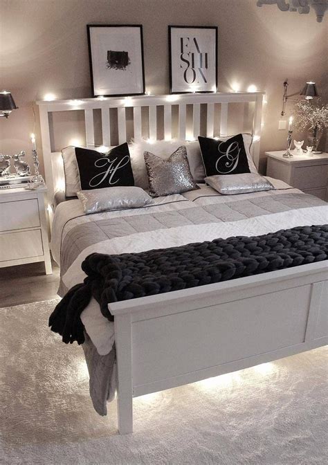 30 Small Bedroom Ideas For Couples