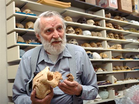 We did not find results for: An expert on human evolution, a long-distance driver ...