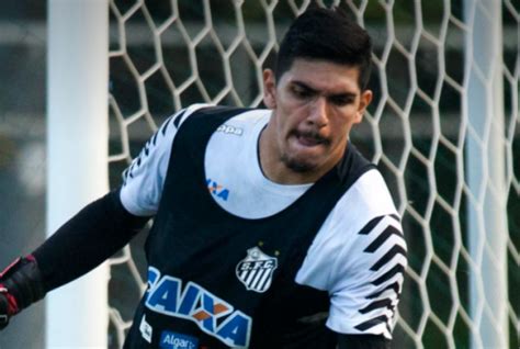 Latest on joao paulo dos santos including news, stats, videos, highlights and more on espn. Flamengo teria interesse em contratar goleiro do Santos MH ...