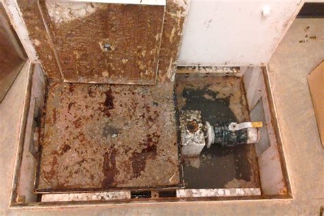 Pro hood cleaning offers professional, specialized restaurant hood cleaning service for commercial kitchens in restaurants, hotels, schools, hospitals and cafeterias throughout central texas area including austin, round rock, georgetown, cedar park, hutto, manor, kyle, and san marcos. Grease Trap Cleaning - Unitedhoodcleaning