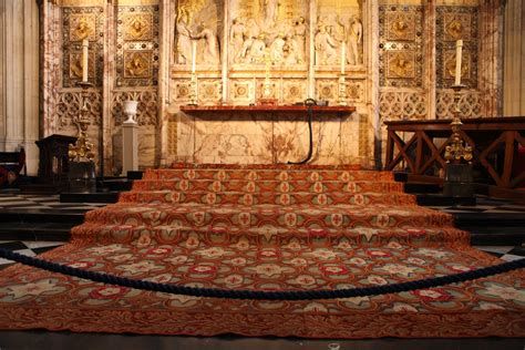 St george's chapel セントジョージズ教会 is the large church within the windsor castle complex. Windsor's Castle, St George's Chapel Altar Rug Side Cord ...