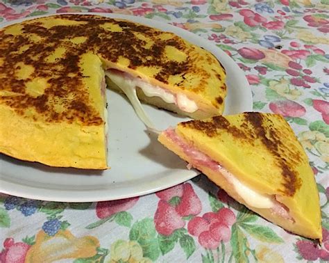 70 gr patata disidratata (fiocchi) o una patata media lessata e schiacciata. FOCACCIA DI PATATE IN PADELLA (senza burro) - Una Pigra in ...