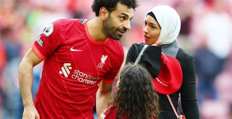 ماذا فعلت زوجة محمد صلاح في سهرة زوجات لاعبي ليفربول؟ البوابة