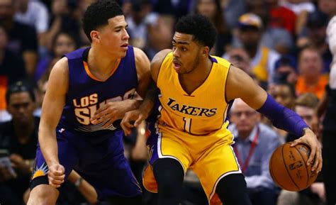 Chris paul's hard foul on lebron james led to a scuffle among their teammates. Lakers e Suns fazem duelo dos últimos do Oeste