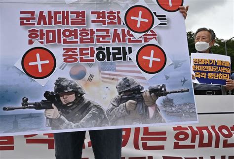 south-korea-and-usa-are-practicing-emergency-situations-with-tanks-and