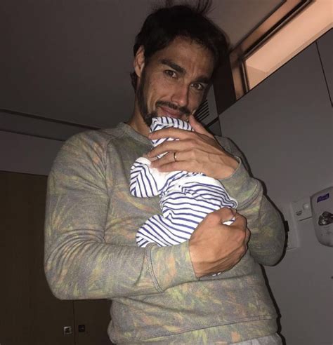 Fabio fognini, the 2013 hamburg champion, begins his run for another title at the atp 500 against german wild card philipp kohlschreiber. Fabio Fognini e Flavia Pennetta genitori felici: le prime ...