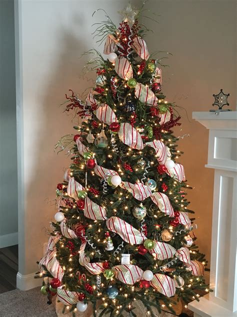 65 Pretty Diy Christmas Tree Decor Ideas In 2020 Pencil Christmas