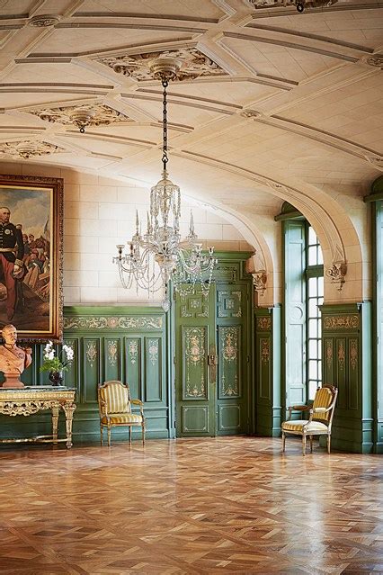 Gorgeous Chateau Style Decorating To Feast Your Eyes On