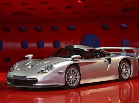 Auktion Porsche 911 Gt1 Straßenversion Für 57 Mio Dollar Versteigert