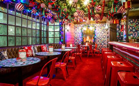 Christmas Themed Bar In Toronto Is So Tiny And Makes Tasty Festive