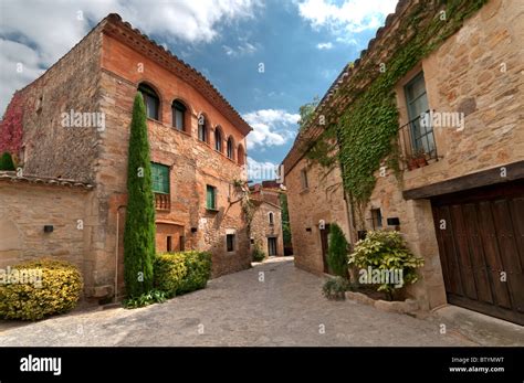 Small Square In The Medieval Town Of Peratallada Spain Stock Photo Alamy