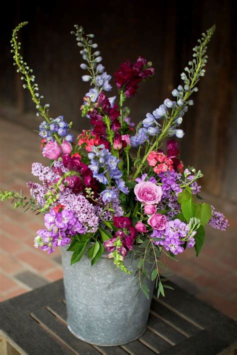 These colors are so pretty together!!! Pin by Serenata Flowers on art | Beautiful flowers, Flower ...