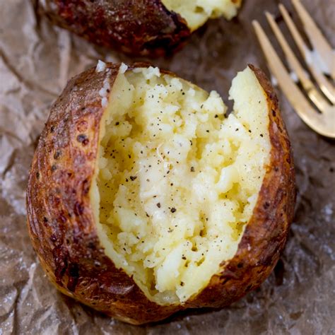 Potatoes may also be baked at lower temperatures for longer times. Bake Potatoes At 425 : The Best How Long to Bake A Potato at 425 - Best Recipes Ever / Pile ...