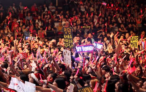 A Quick Guide To Being Part Of The K Pop Fandom Seoulbeats