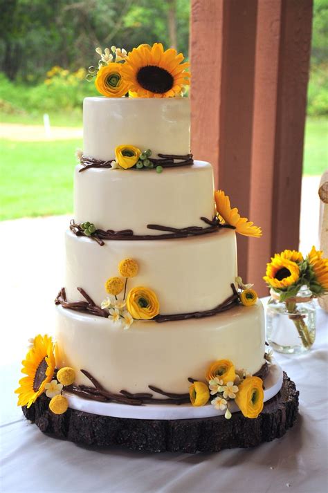 Check now on what to write on a wedding cake, engagement cake or a farewell cake. Round Wedding Cakes - Modern, rustic wedding cake for an ...