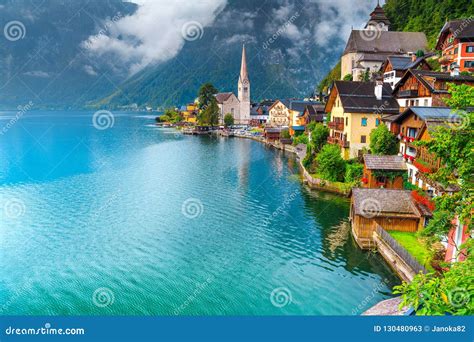 Fantastic Touristic Alpine Village And Lake Hallstatt Salzkammergut