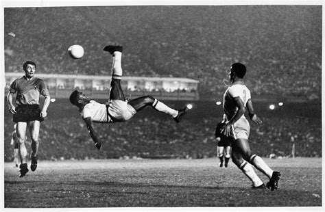 Peles Iconic Overhead Kick Against Belgium 1965 Alberto Ferreira