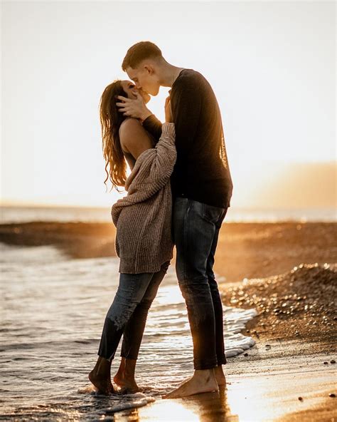 photo couple beach pictures couple pictures couple photoshoot poses couple photography poses