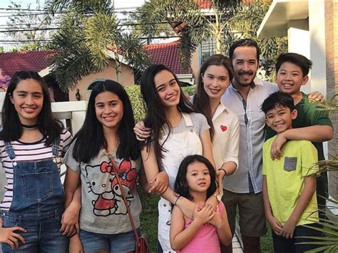 Sunshine cruz has welcomed the year 2021 with bashing after her photos with loved ones have received negative reactions. IN PHOTOS: Sunshine Cruz and Macky Mathay's 'modern family'