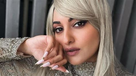 Sonakshi Sinha Gets Trolled For Her New Blonde Look Netizens Say ‘ye Buddhi Dadi Kaun Hai