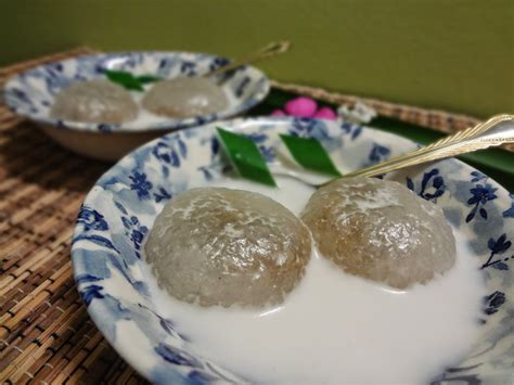 Negeri sembilan has its own kuih that has the delicious and sweet taste. KUIH TRADISIONAL DI MALAYSIA: Kuih Tradisional Negeri Kelantan