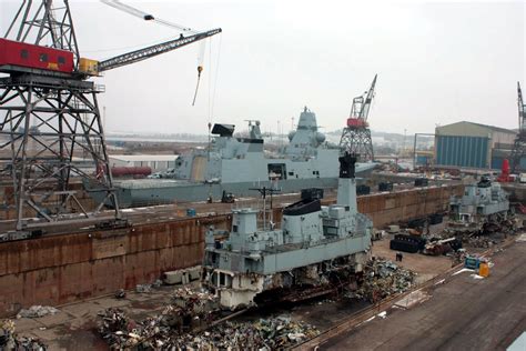 Die verblassen nicht und nutzen sich nicht ab. Old vs. New. Decommissioned frigates of the Danish Navy ...