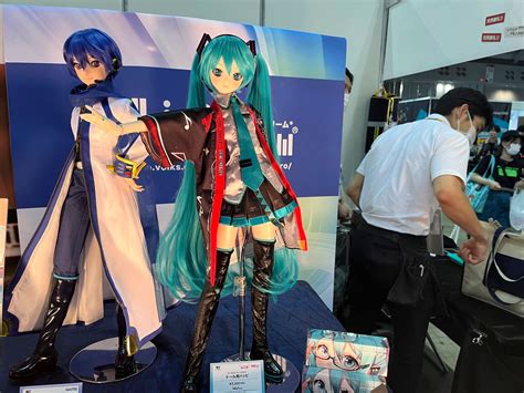 Synthesized Singing Sensation Hatsune Miku Turns Sweet 16 The Asahi Shimbun Breaking News