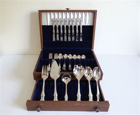 Reed & Barton Marlborough Stainless Silverware Service for 8