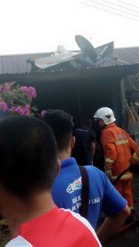 Bantuan pendidikan yes adalah program bantuan kewangan kepada para pelajar lepasan spm.bidang pengajian adalah untuk diploma senireka grafik dan diploma pengurusan perniagaan.dengan minima 4 kredit dan warganegara malaysia anda layak memohon bantuan. KEBAKARAN DI RUMAH TERES TAMAN SUSUR JAMBU, SARIKEI ...