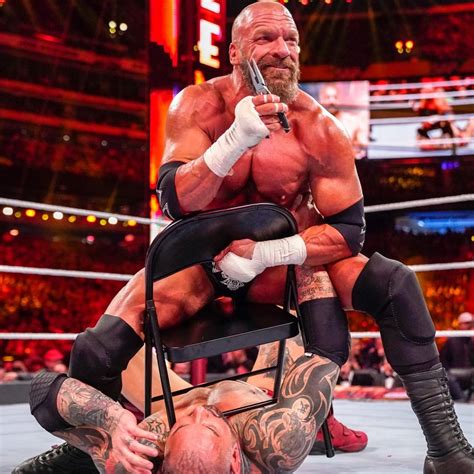 Photos Triple H And Batista Battle In Brutal Bout Wrestlemania Triple H Wrestlemania