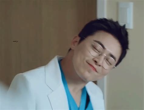 credits lyrics by 방준석 composed by 방준석 arranged by 제인스(jayins), naiv piano hen guitar 이태욱, 이무진 bass, e.piano 노지영 drum, synth naiv chorus 노지영 recorded by 이경호. tvN드라마 '슬기로운 의사생활' 속 조정석 : 네모판