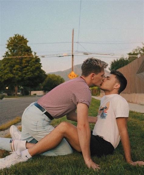 Gay Aesthetic Couple Aesthetic Kissing Couples Cute Gay Couples Tumblr Gay Photos Of