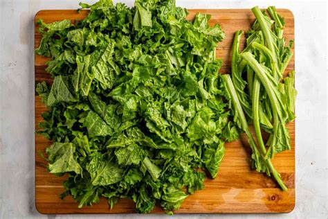 How To Cook Mustard Greens Southern Style Thekitchenknow